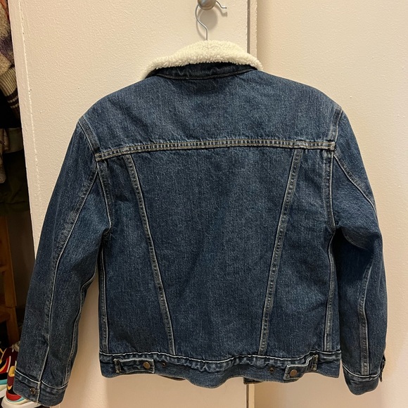 Classic Levi’s jacket - Picture 2 of 3